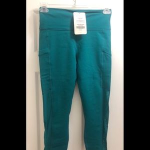 Fabletics Mila High-Waisted Pocket Capri